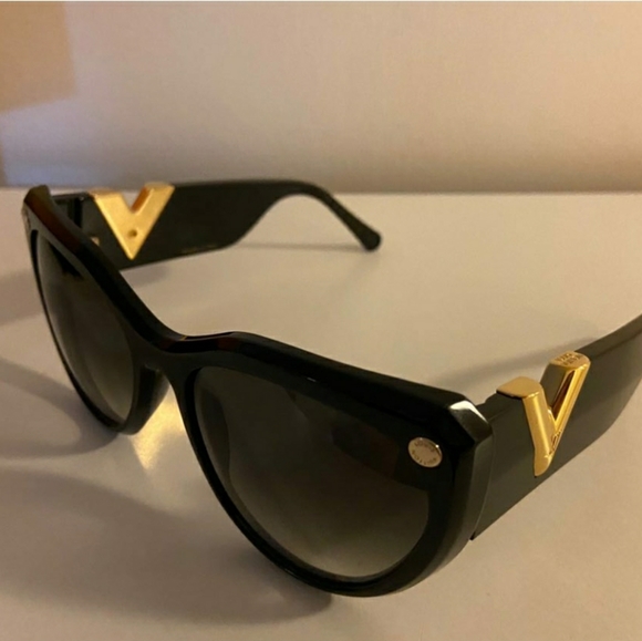 Sunglass - Picture 6 of 12